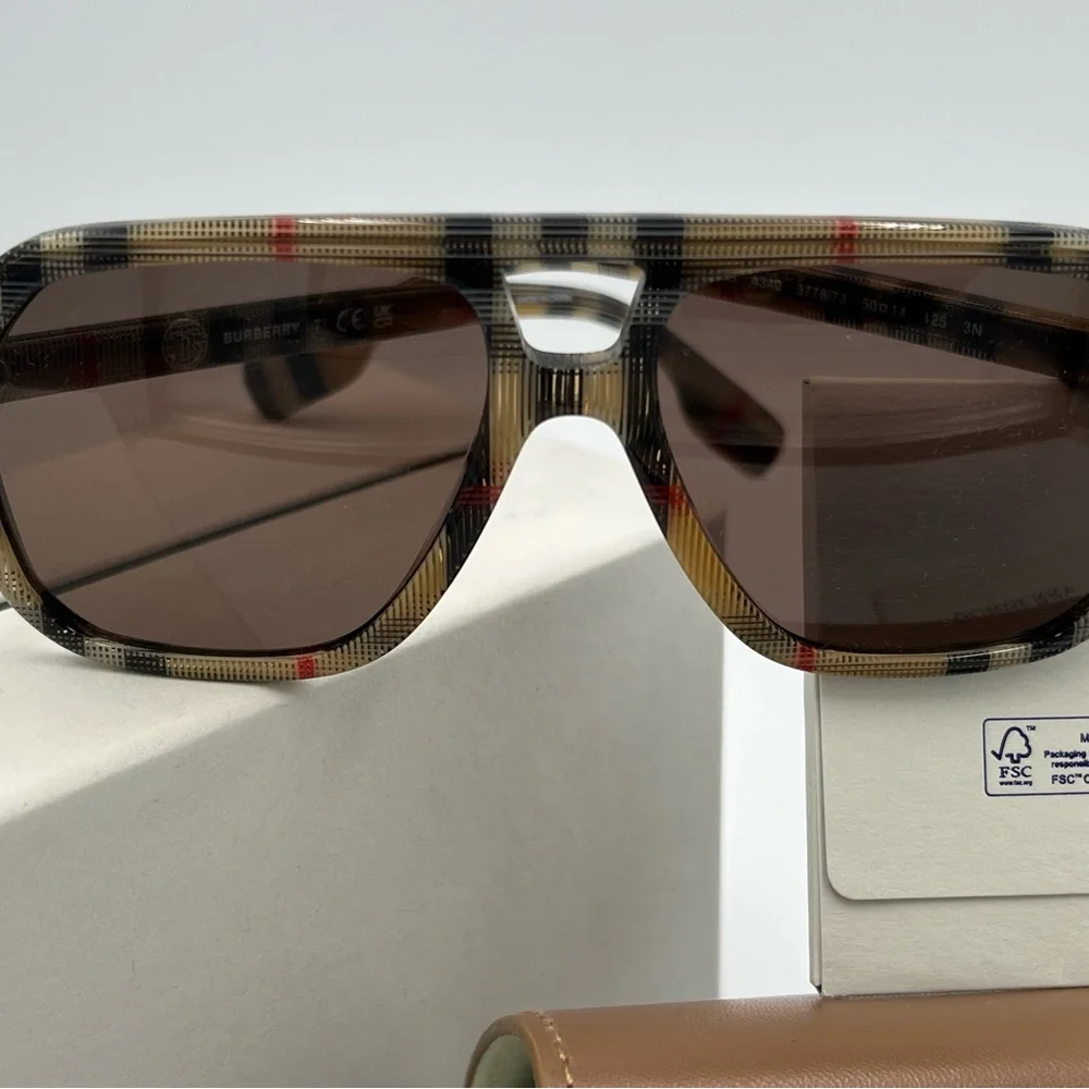 BRAND NEW / BURBERRY FOR KIDS.